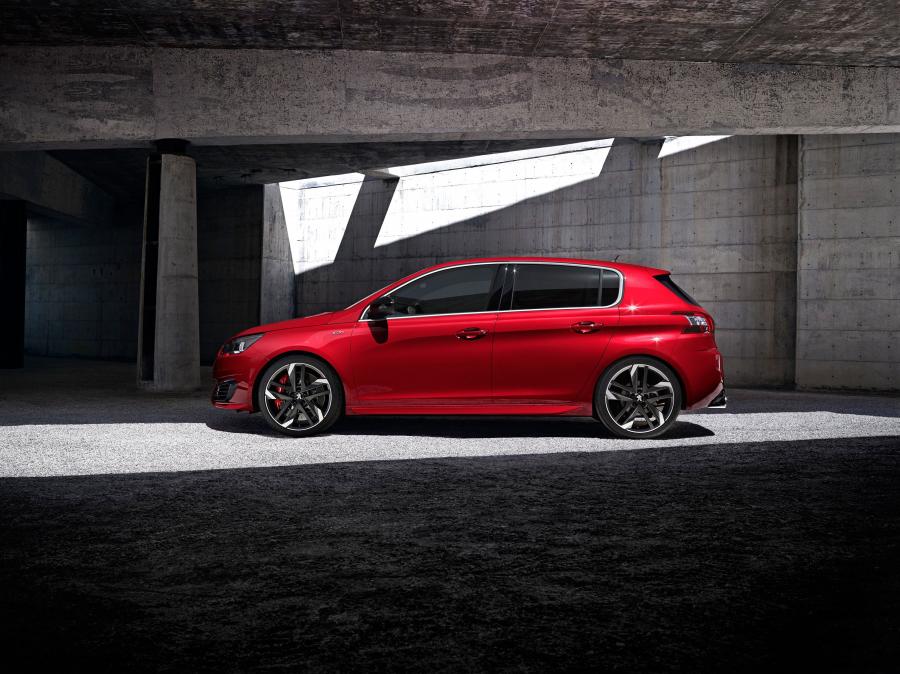  Peugeot 308 GTi 2015 года  (фото 15 из 65)
